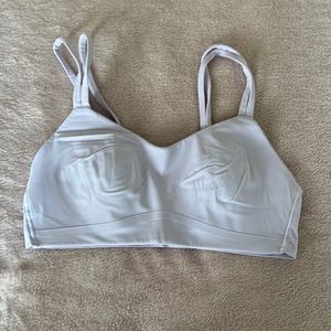 Lululemon like a cloud bra